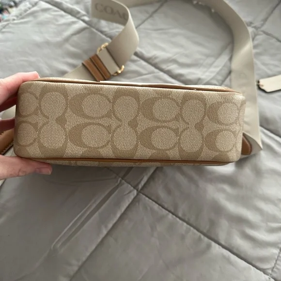 Coach Tan and Cream Signature Crossbody Bag - Picture 3 of 6